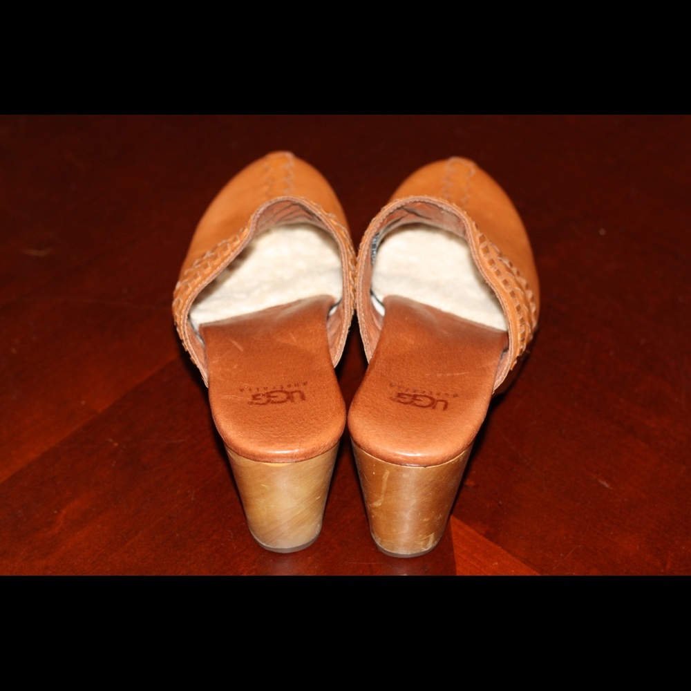Insulated UGG Clogs